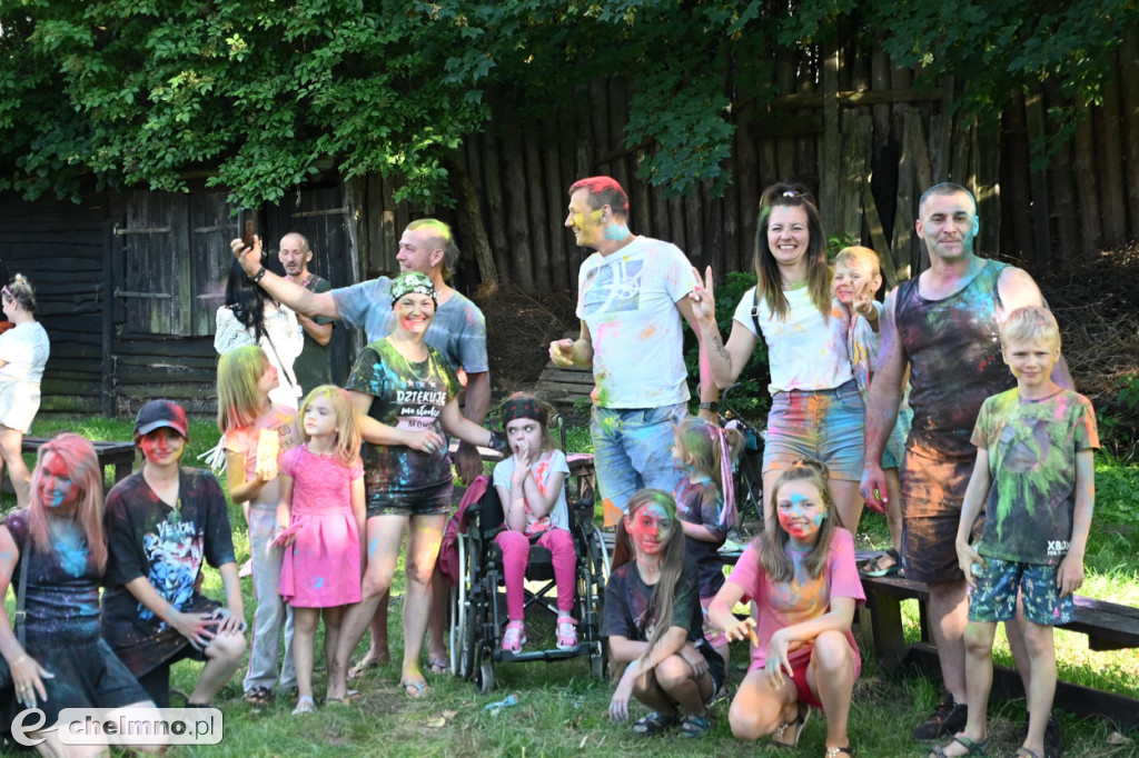 Kolorowy świat holi, baniek mydlanych oraz teatr ECHA