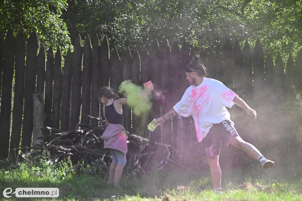 Kolorowy świat holi, baniek mydlanych oraz teatr ECHA