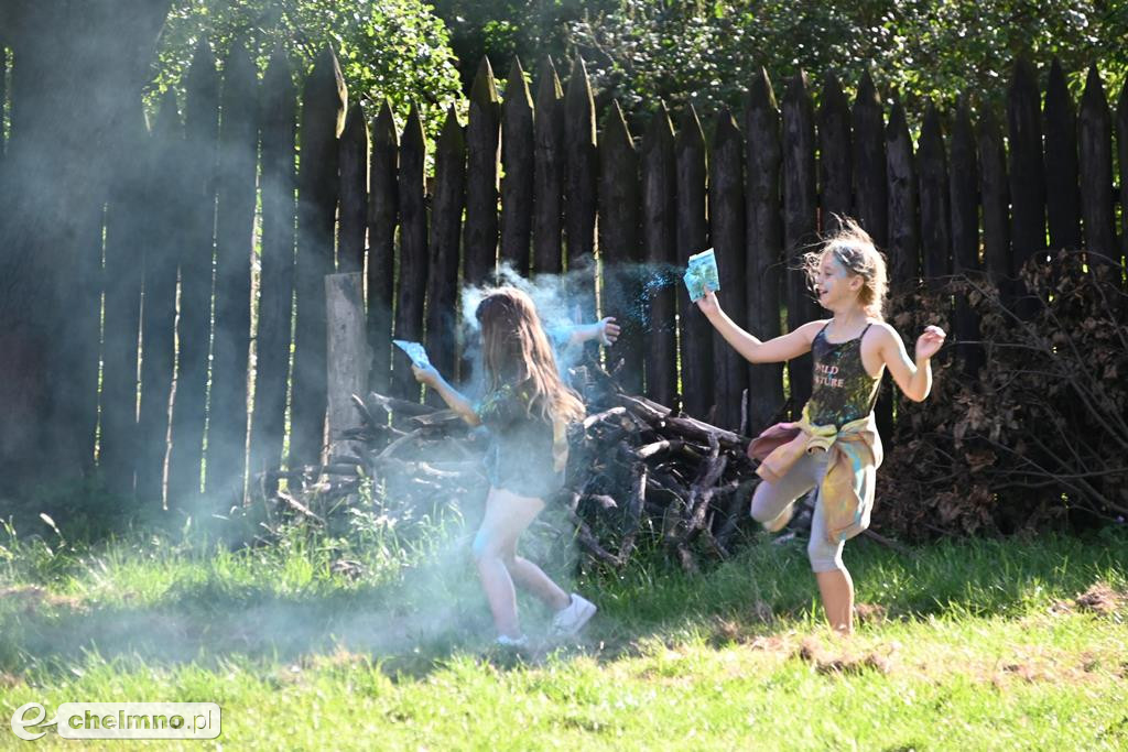 Kolorowy świat holi, baniek mydlanych oraz teatr ECHA