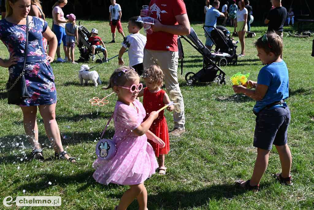 Kolorowy świat holi, baniek mydlanych oraz teatr ECHA