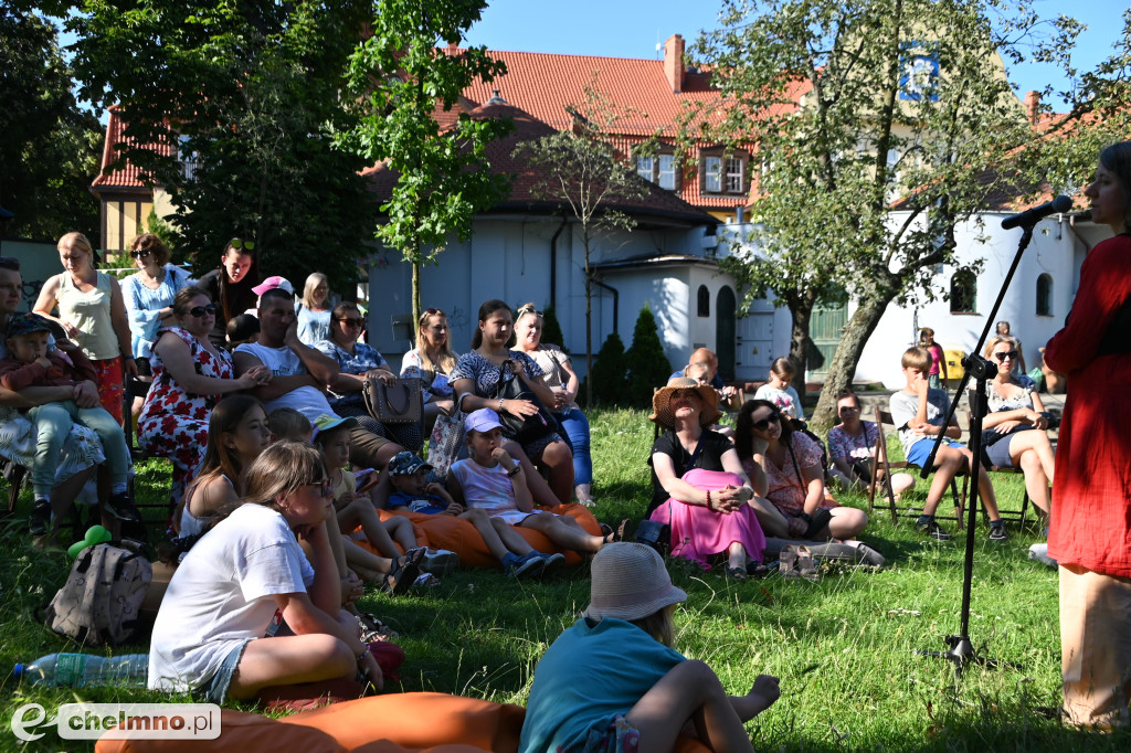 Kolorowy świat holi, baniek mydlanych oraz teatr ECHA