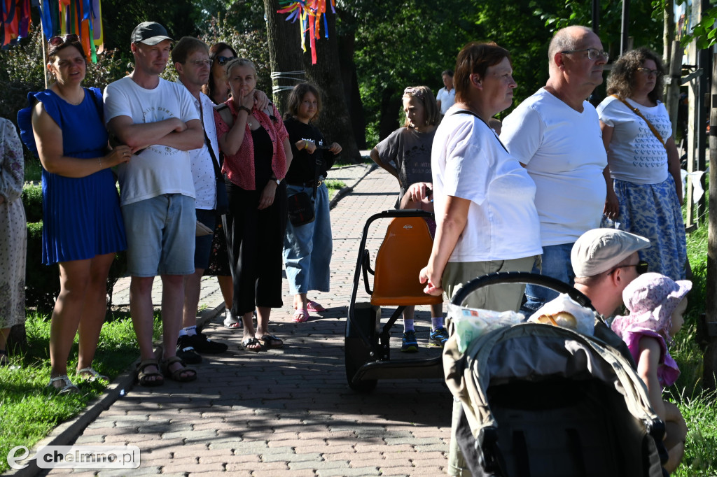 Kolorowy świat holi, baniek mydlanych oraz teatr ECHA