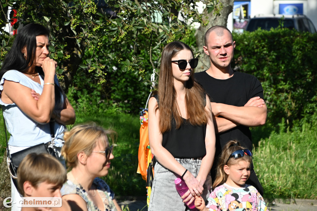 Kolorowy świat holi, baniek mydlanych oraz teatr ECHA