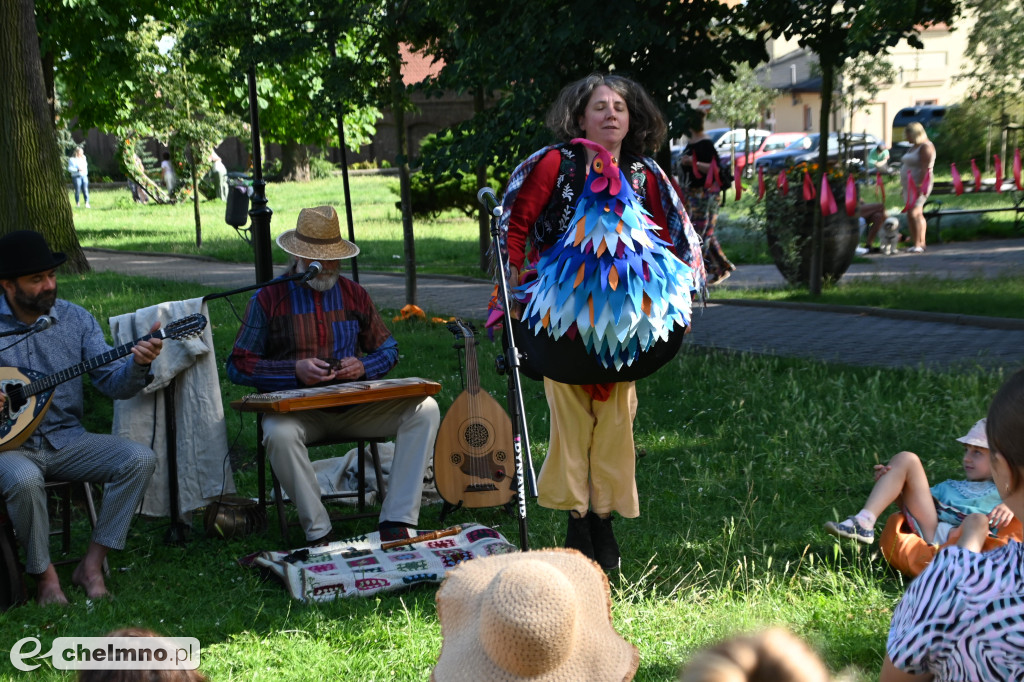 Kolorowy świat holi, baniek mydlanych oraz teatr ECHA