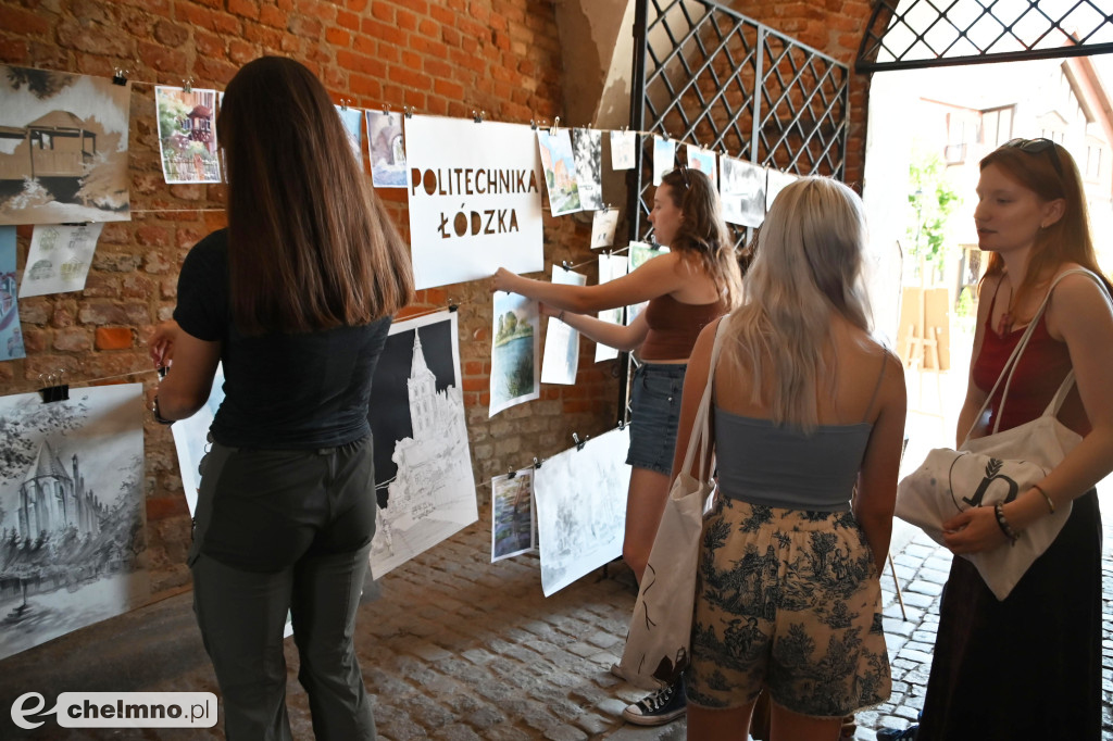 Piękne prace zaprezentowano dziś na Wystawie Poplenerowej Studentów Architektury