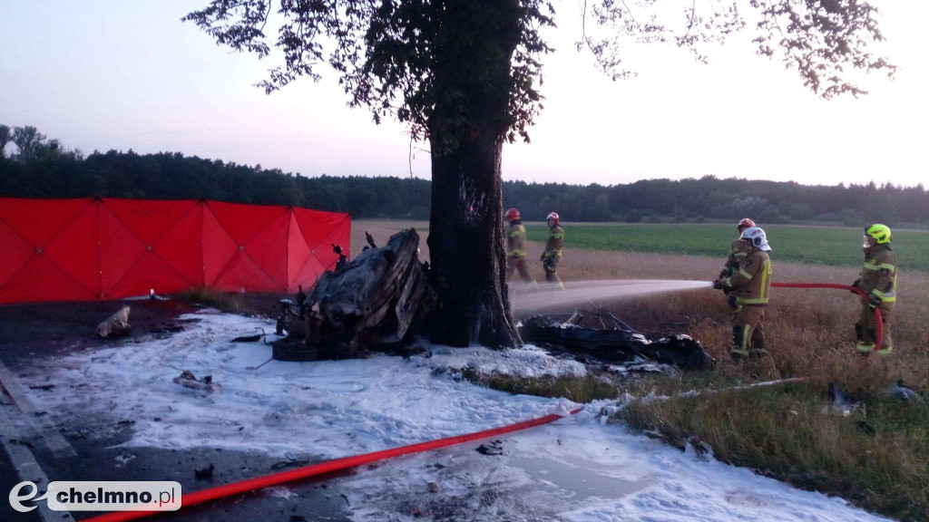 Tragiczny pożar po wypadku samochodowym - kierowca nie żyje