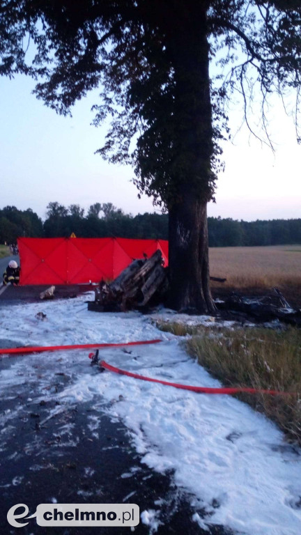 Tragiczny pożar po wypadku samochodowym - kierowca nie żyje