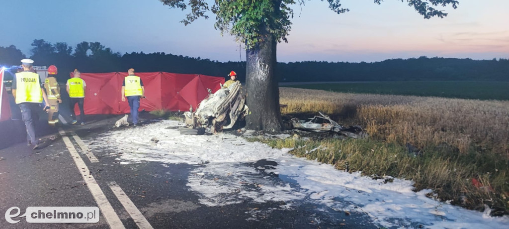 Tragiczny pożar po wypadku samochodowym - kierowca nie żyje