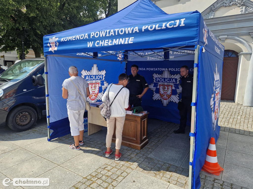 Służby z profilaktyką na chełmińskim rynku