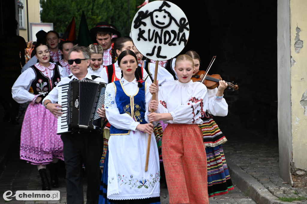 Intrygujące występy na Światowym Festiwalu Folkloru Father’s Village