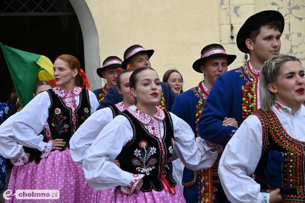 Intrygujące występy na Światowym Festiwalu Folkloru Father’s Village