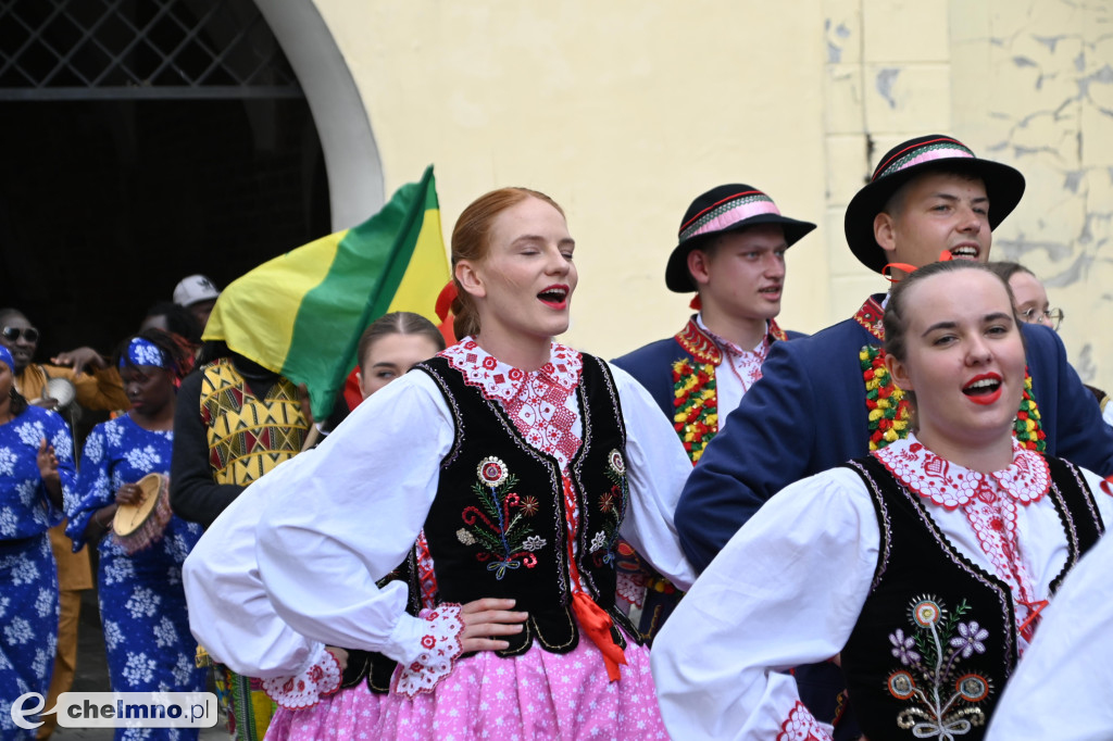 Intrygujące występy na Światowym Festiwalu Folkloru Father’s Village