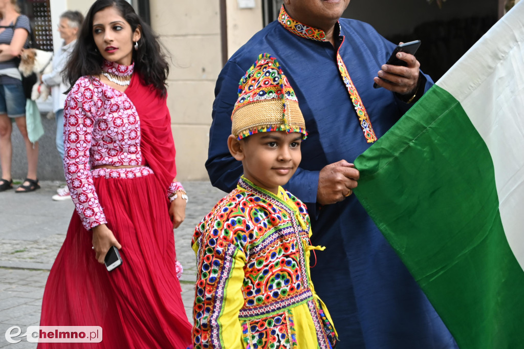 Intrygujące występy na Światowym Festiwalu Folkloru Father’s Village