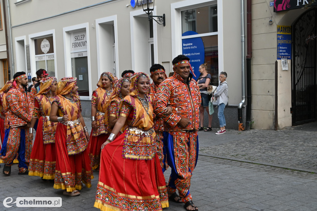 Intrygujące występy na Światowym Festiwalu Folkloru Father’s Village