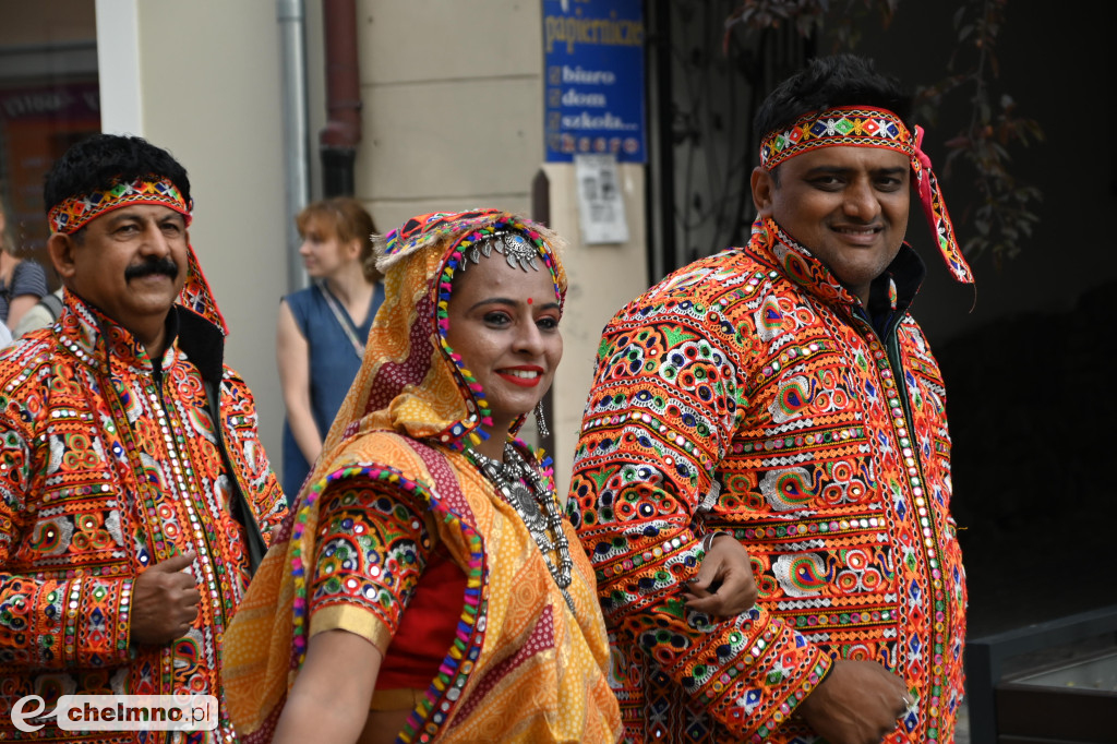 Intrygujące występy na Światowym Festiwalu Folkloru Father’s Village