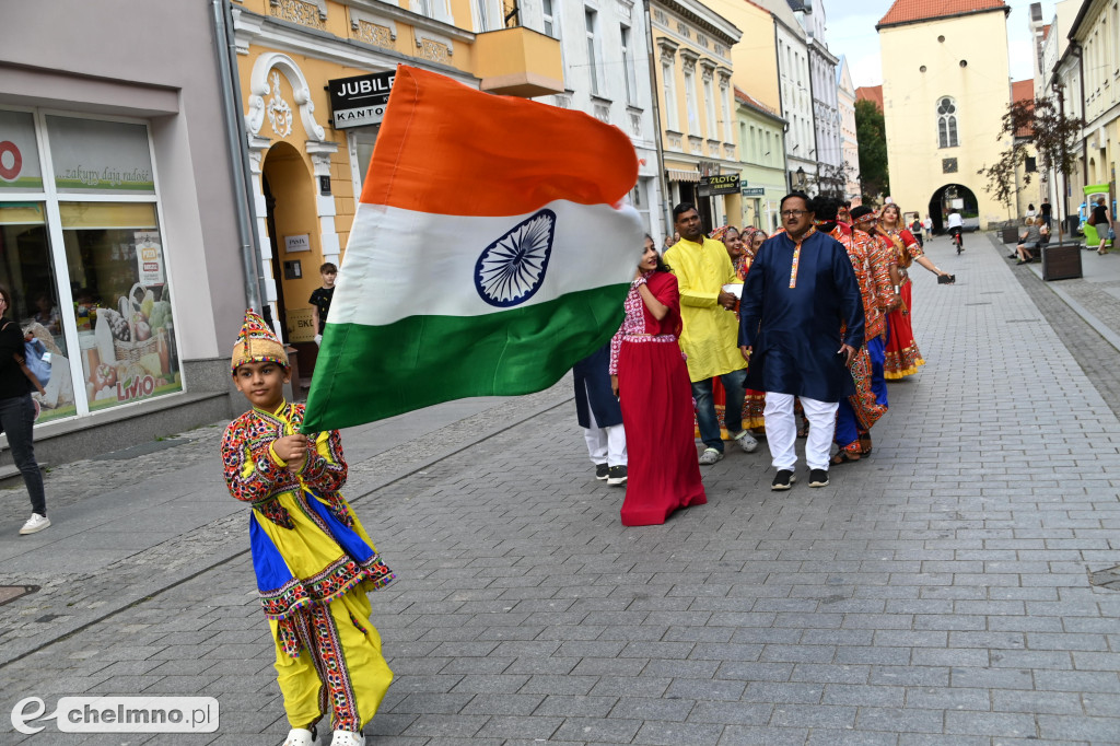 Intrygujące występy na Światowym Festiwalu Folkloru Father’s Village