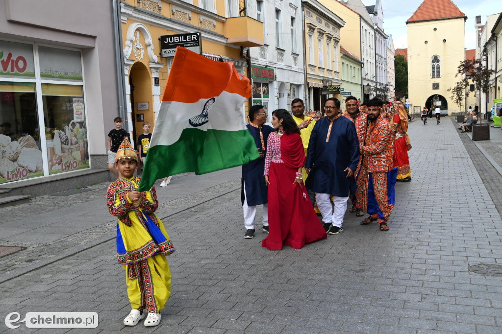 Intrygujące występy na Światowym Festiwalu Folkloru Father’s Village