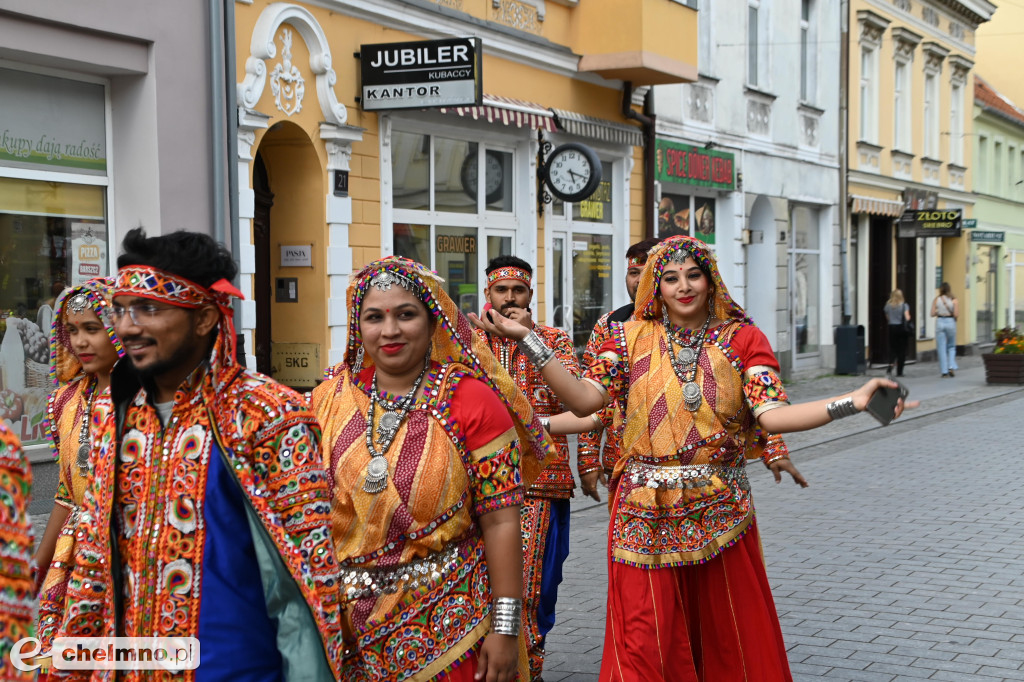Intrygujące występy na Światowym Festiwalu Folkloru Father’s Village