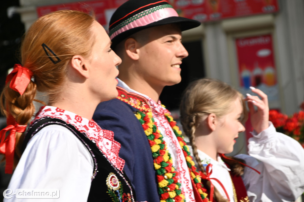 Intrygujące występy na Światowym Festiwalu Folkloru Father’s Village