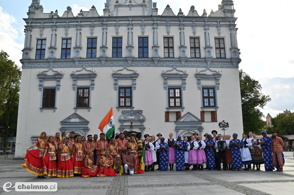 Intrygujące występy na Światowym Festiwalu Folkloru Father’s Village