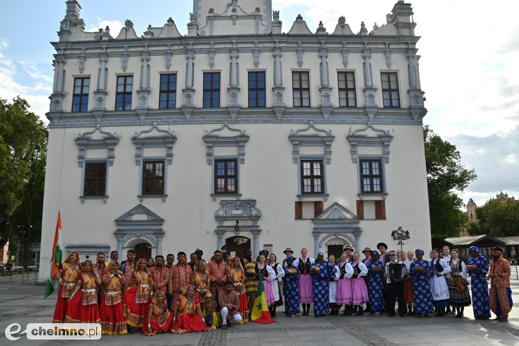 Intrygujące występy na Światowym Festiwalu Folkloru Father’s Village