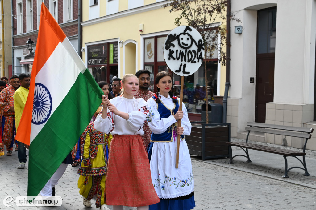 Intrygujące występy na Światowym Festiwalu Folkloru Father’s Village