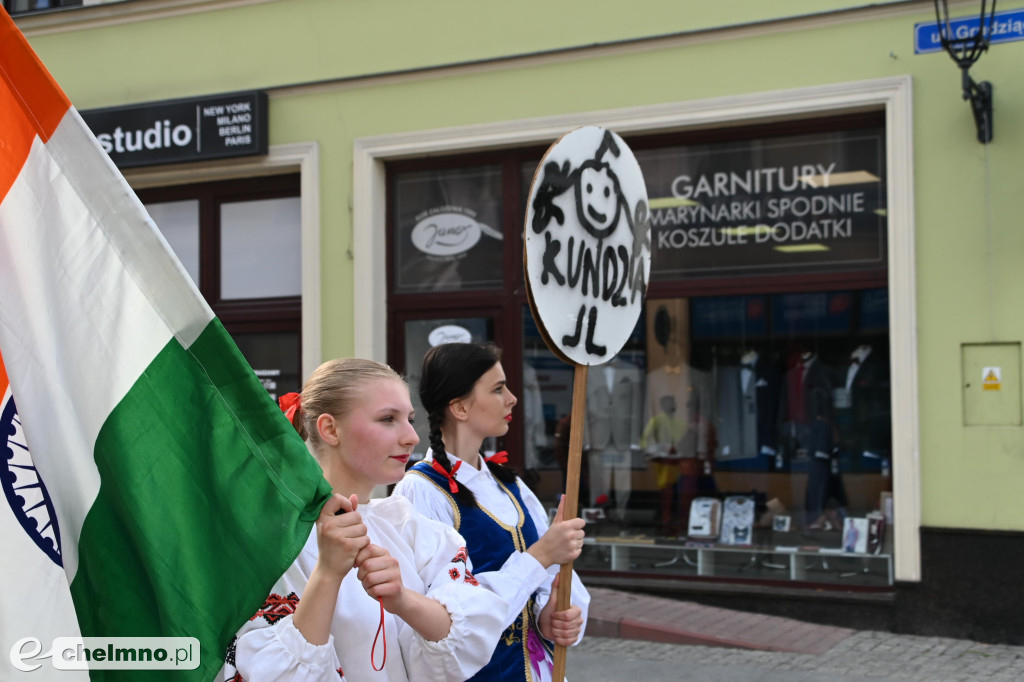 Intrygujące występy na Światowym Festiwalu Folkloru Father’s Village