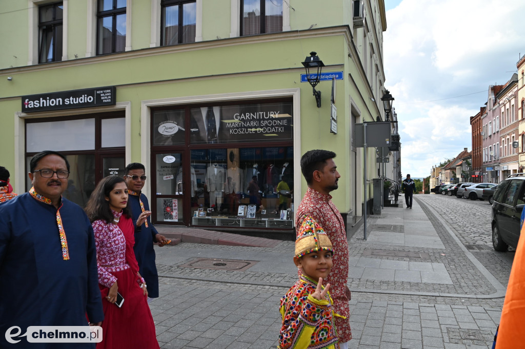 Intrygujące występy na Światowym Festiwalu Folkloru Father’s Village