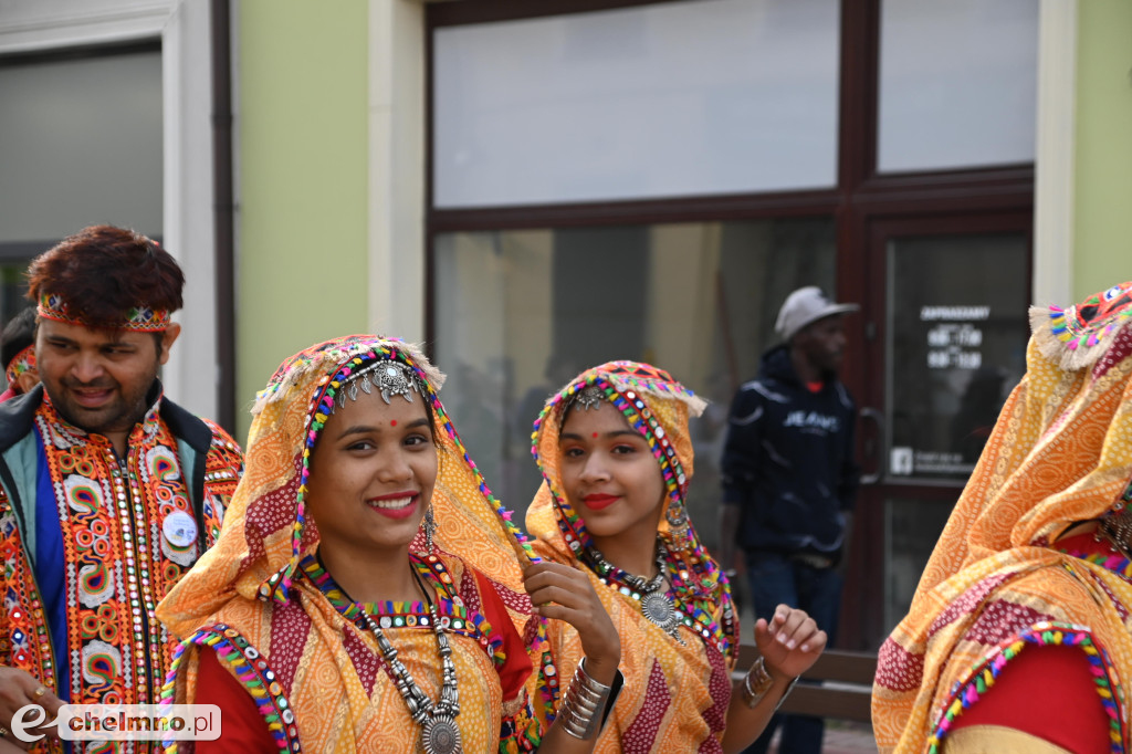 Intrygujące występy na Światowym Festiwalu Folkloru Father’s Village