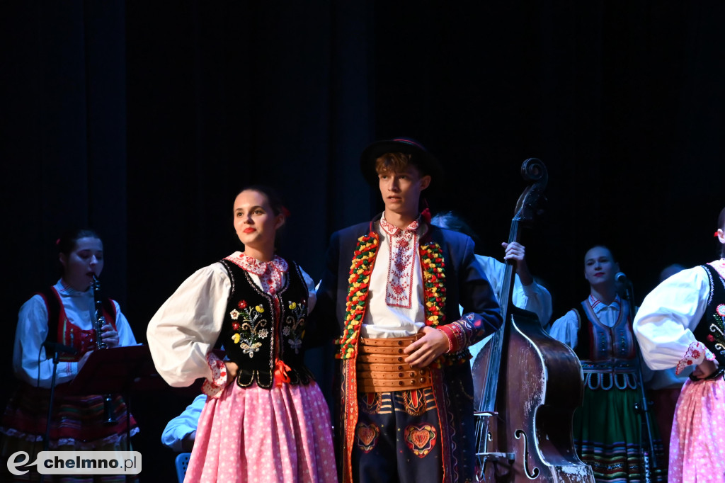 Intrygujące występy na Światowym Festiwalu Folkloru Father’s Village