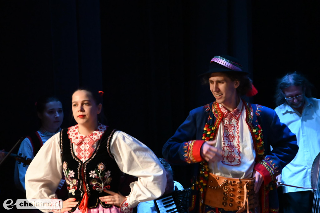Intrygujące występy na Światowym Festiwalu Folkloru Father’s Village