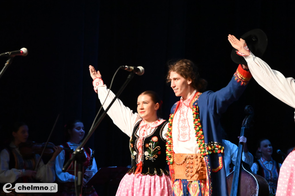 Intrygujące występy na Światowym Festiwalu Folkloru Father’s Village