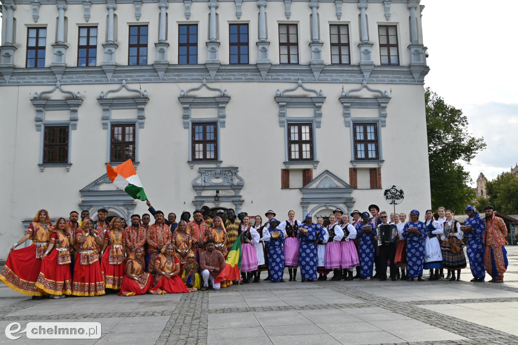 Intrygujące występy na Światowym Festiwalu Folkloru Father’s Village