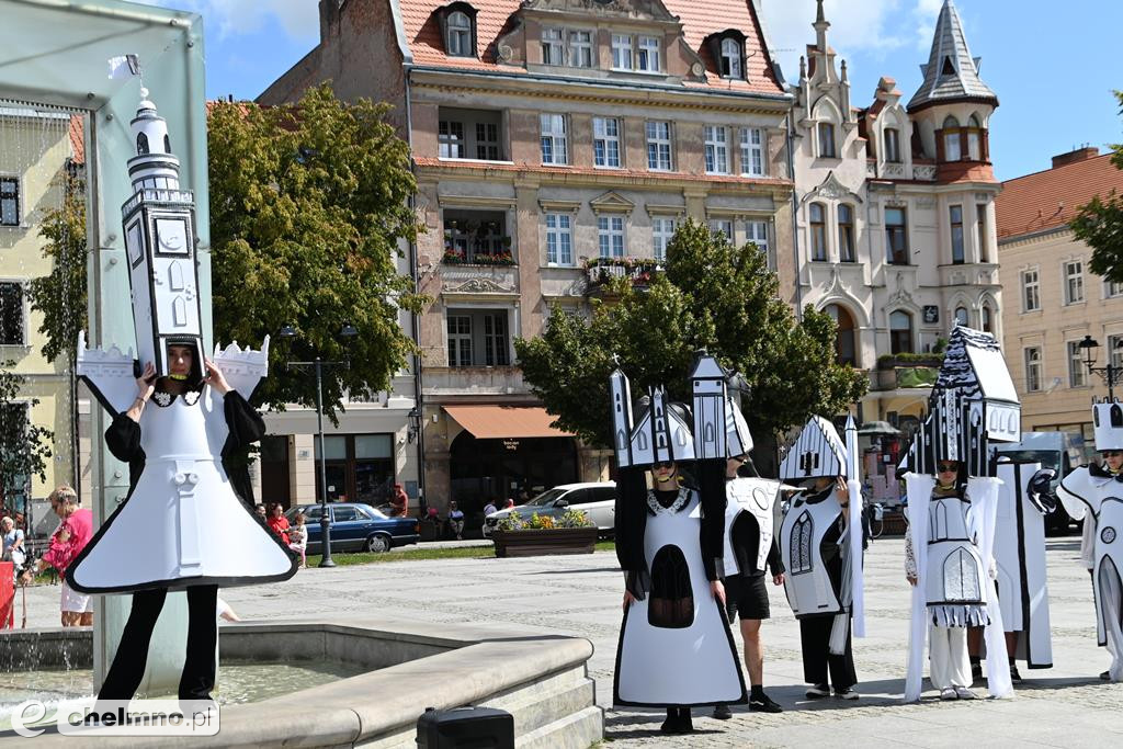 9 Hillsowa moda zabytkowa - niedzielna prezentacja przy fontannie