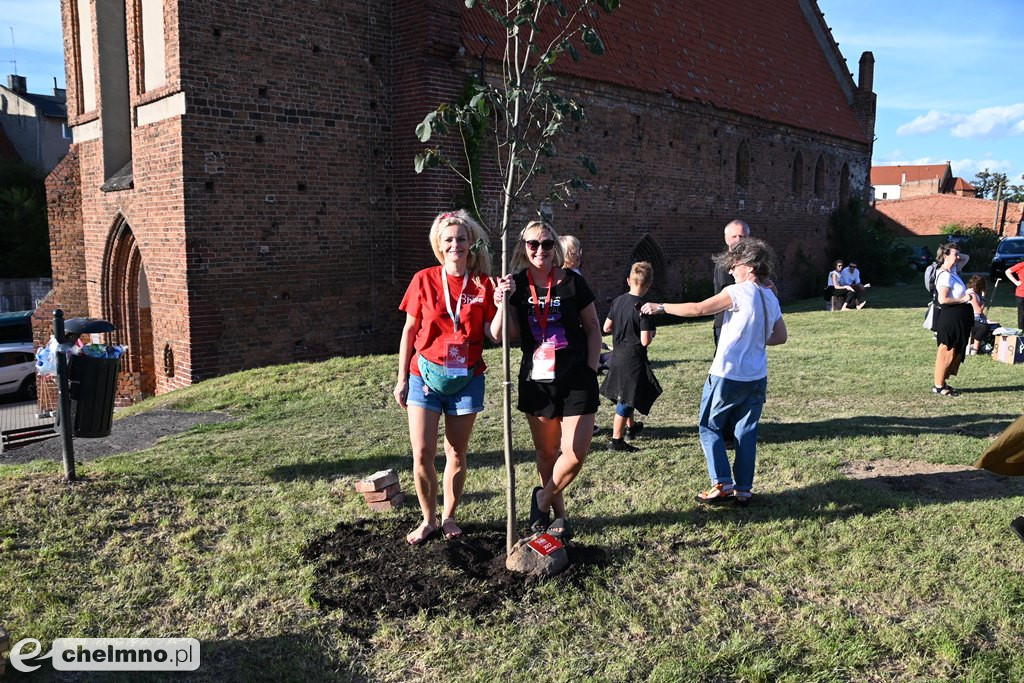 Posadzono 9 drzew na zakończenie 9 edycji Perspektywy - 9 Hills Festival