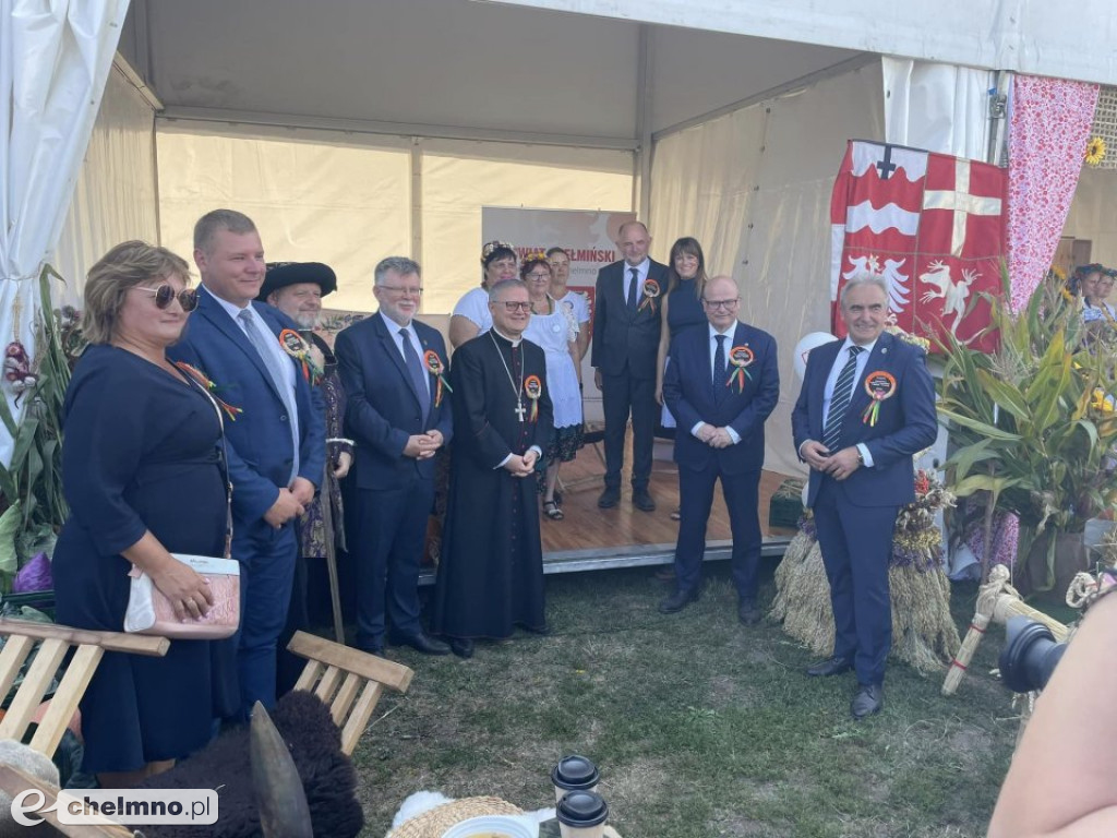 Powiat Chełmiński wraz z Zastępem Rycerskim z Chełmna oraz KGW Kapuścianki promował lokalną historię na Dożynkach Wojewódzkich