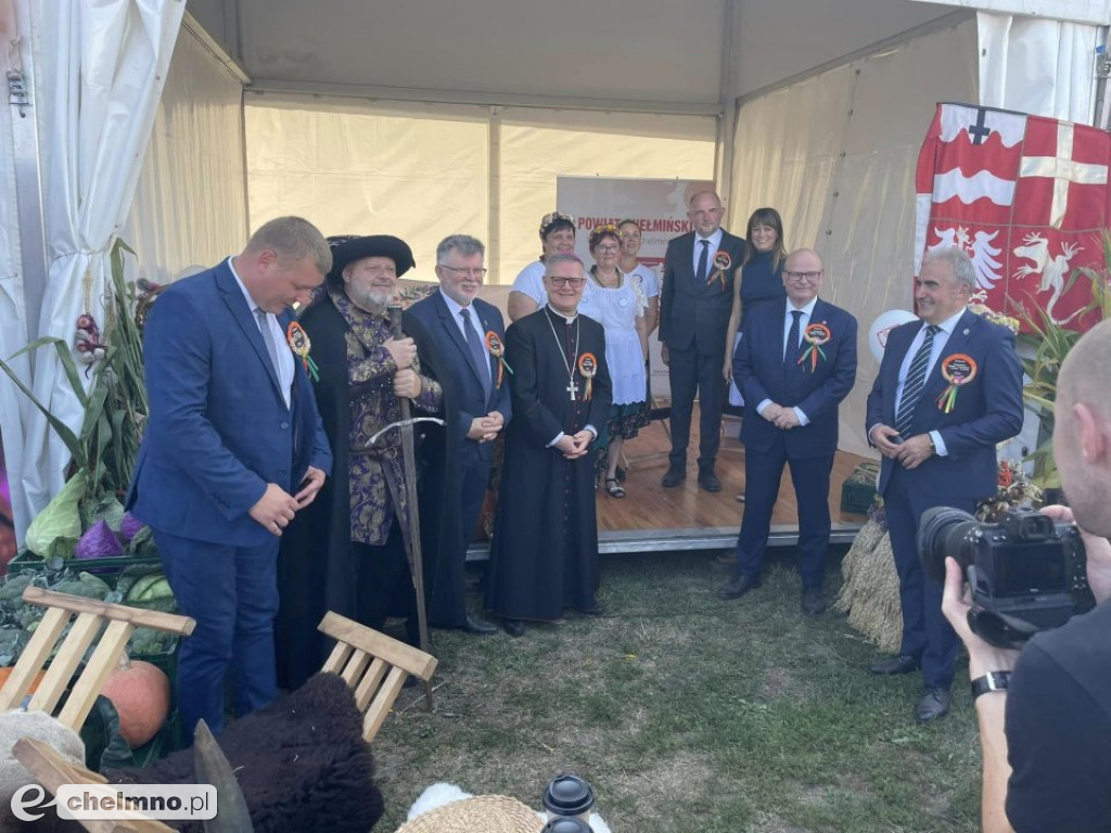 Powiat Chełmiński wraz z Zastępem Rycerskim z Chełmna oraz KGW Kapuścianki promował lokalną historię na Dożynkach Wojewódzkich