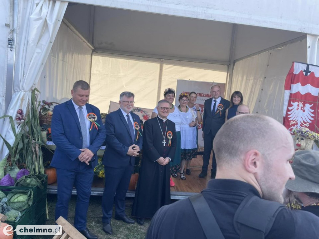 Powiat Chełmiński wraz z Zastępem Rycerskim z Chełmna oraz KGW Kapuścianki promował lokalną historię na Dożynkach Wojewódzkich