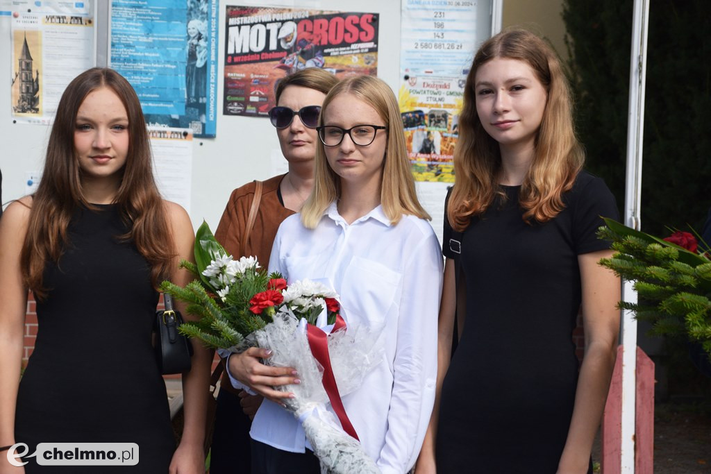Delegacje złożyły wiązanki kwiatów przy Grobie Nieznanego Żołnierza w Chełmnie