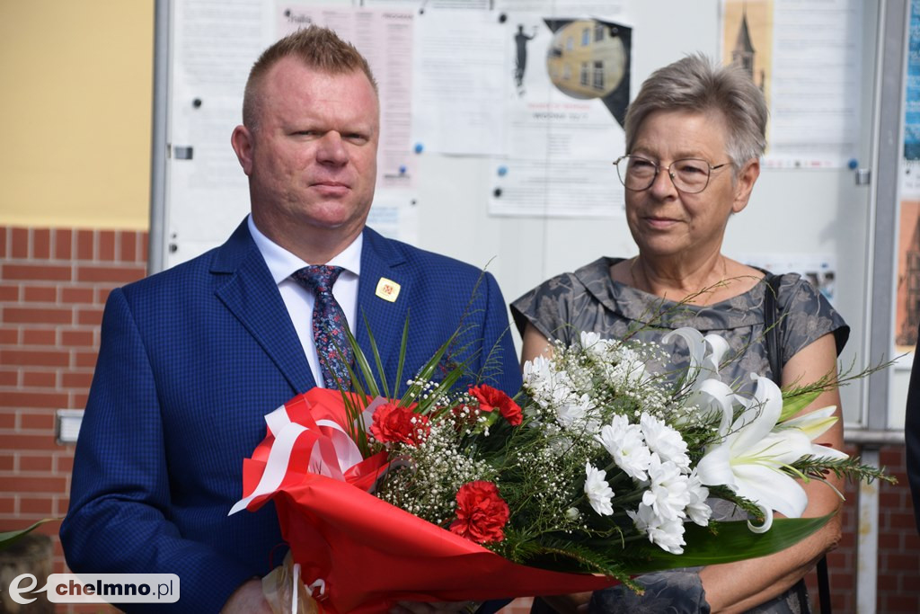 Delegacje złożyły wiązanki kwiatów przy Grobie Nieznanego Żołnierza w Chełmnie