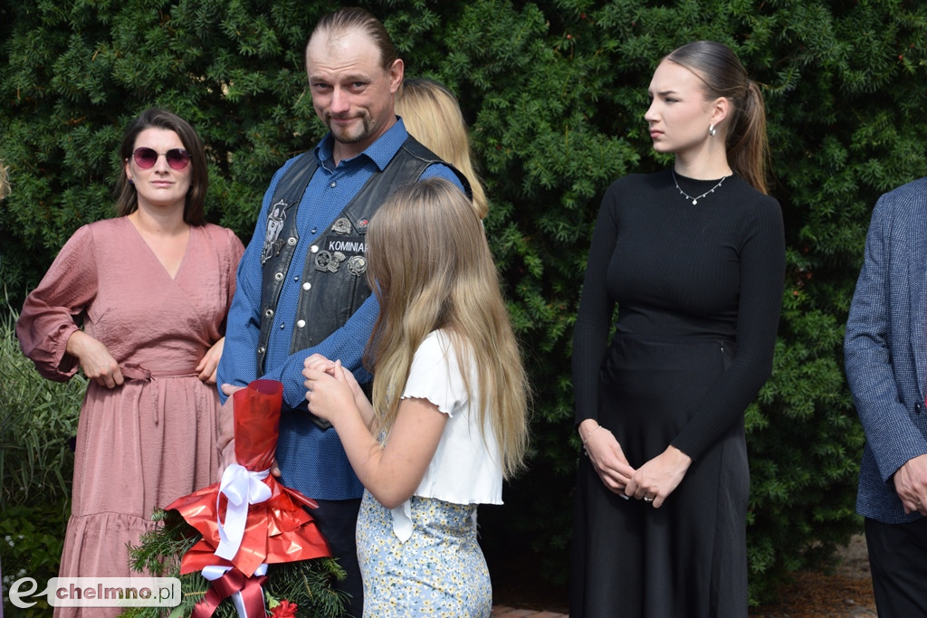 Delegacje złożyły wiązanki kwiatów przy Grobie Nieznanego Żołnierza w Chełmnie