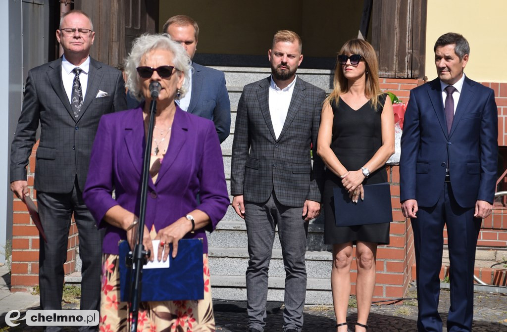 Delegacje złożyły wiązanki kwiatów przy Grobie Nieznanego Żołnierza w Chełmnie