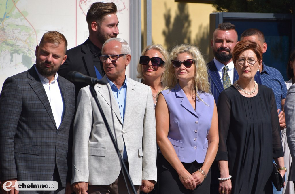 Delegacje złożyły wiązanki kwiatów przy Grobie Nieznanego Żołnierza w Chełmnie