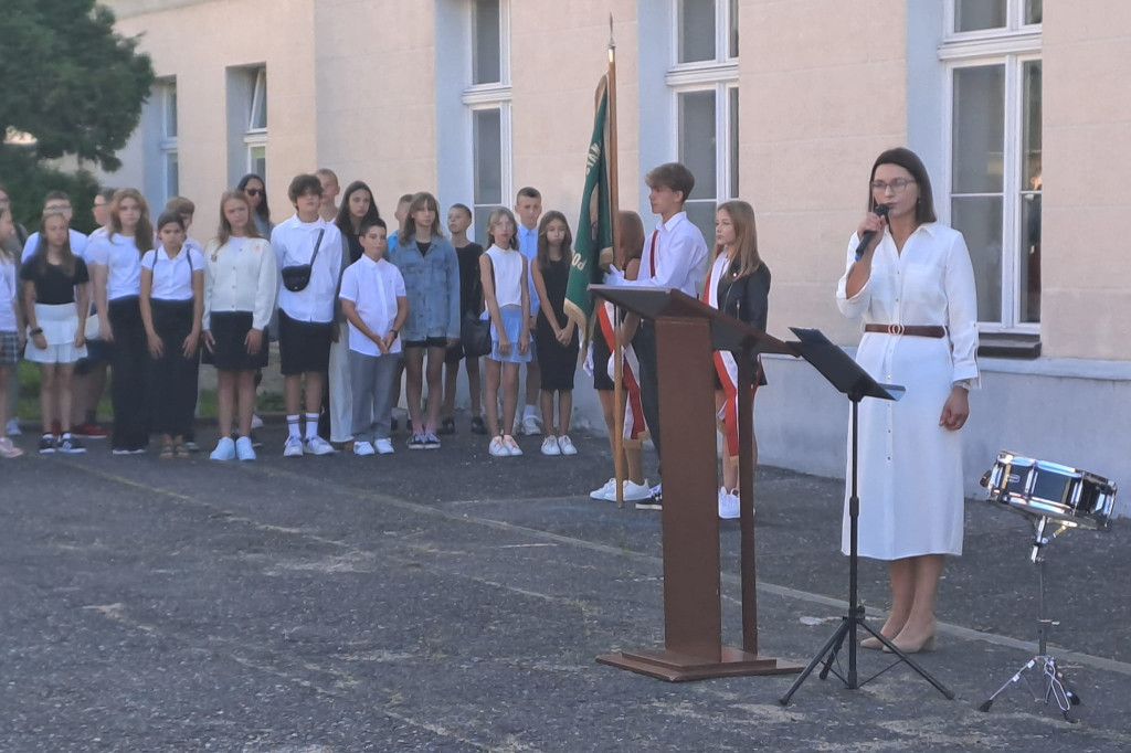 Dziś w obu budynkach SP2 pojawili się Uczniowie, Rodzice i Grono Pedagogiczne