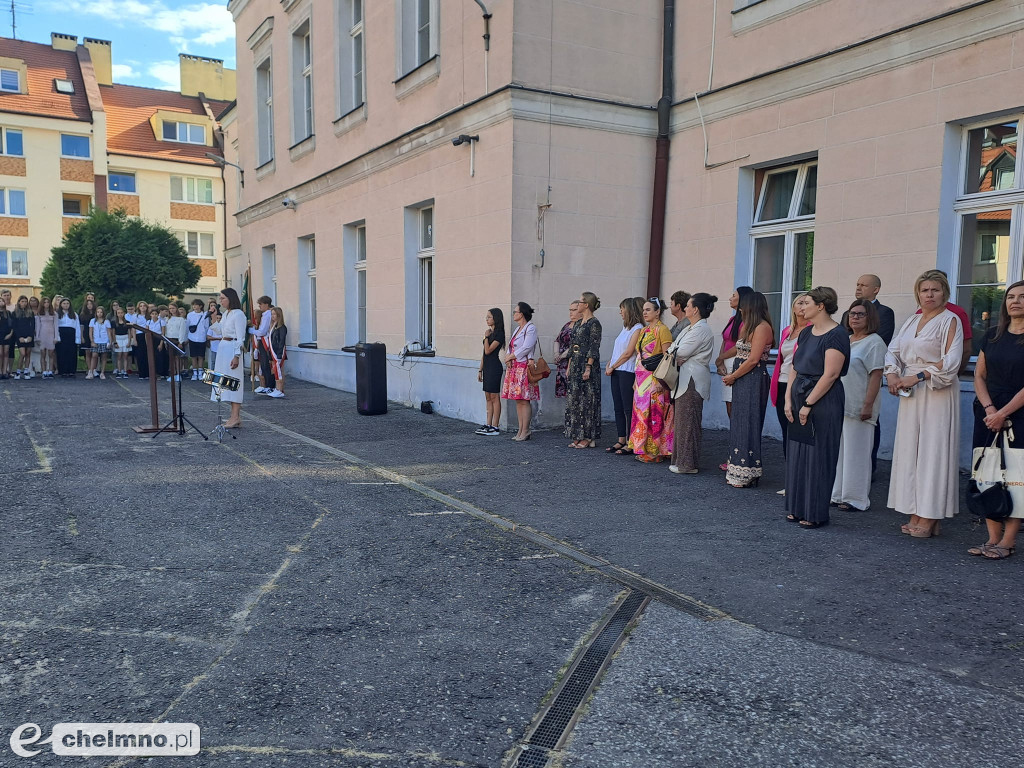 Dziś w obu budynkach SP2 pojawili się Uczniowie, Rodzice i Grono Pedagogiczne