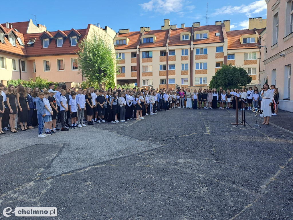 Dziś w obu budynkach SP2 pojawili się Uczniowie, Rodzice i Grono Pedagogiczne