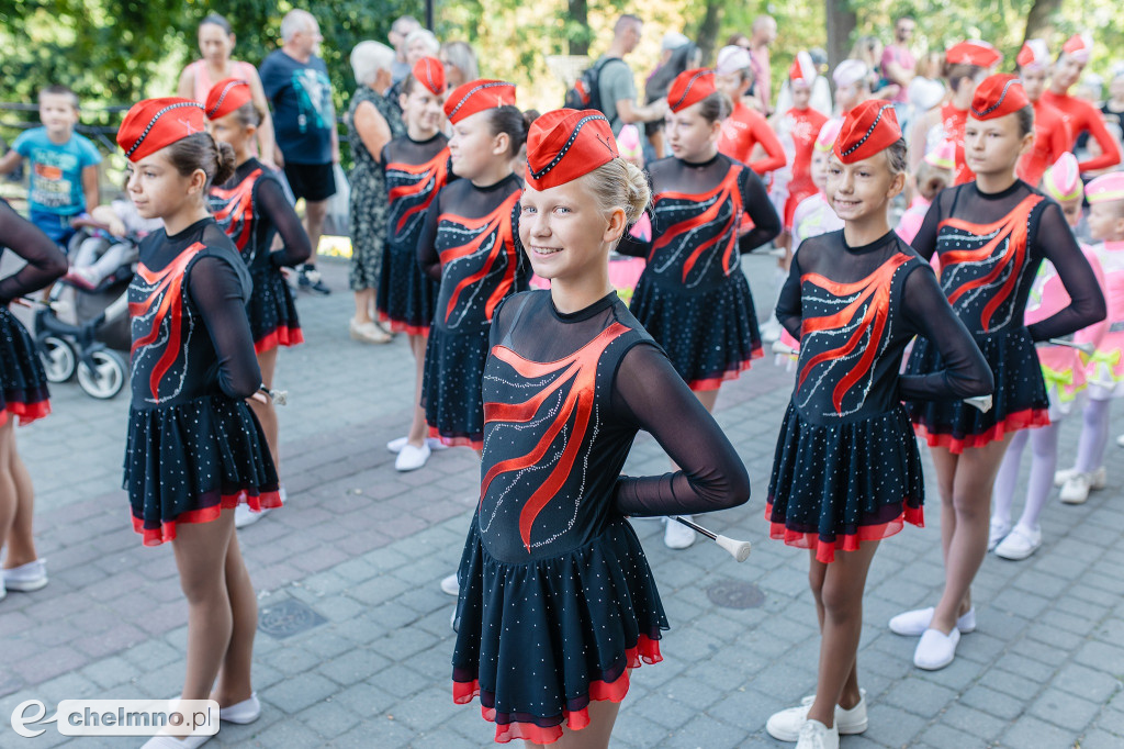 VI Konfrontacje Zespołów Mażoretkowych na chełmińskim rynku