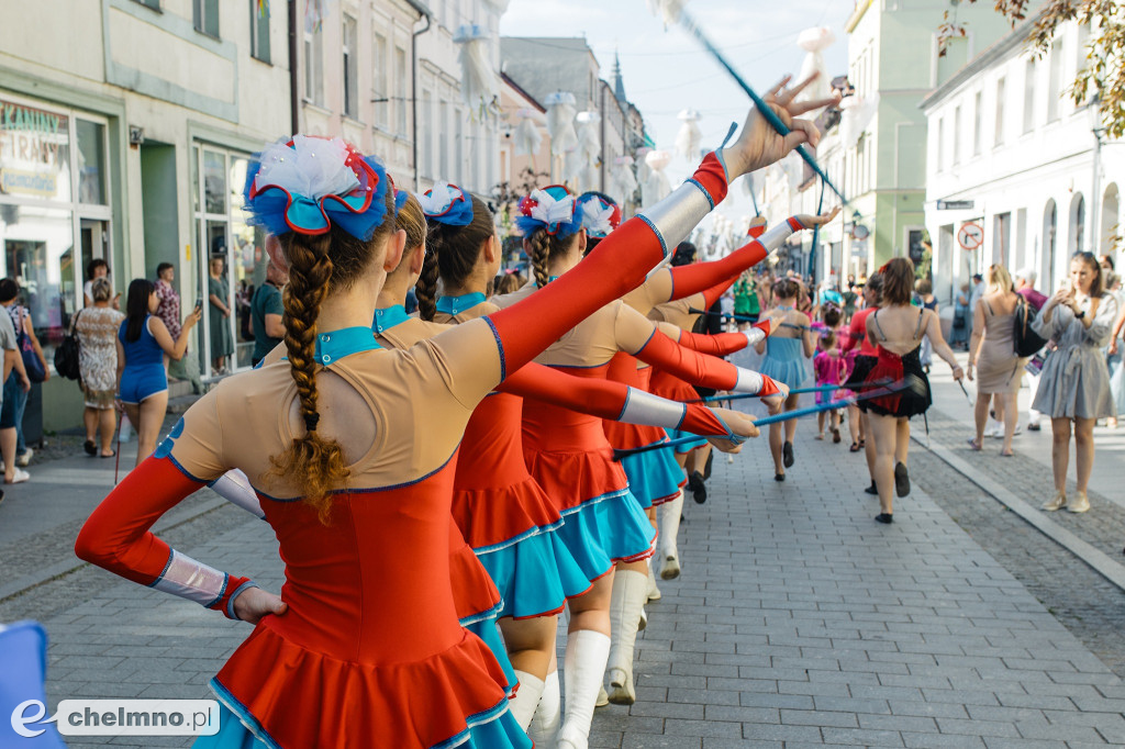 VI Konfrontacje Zespołów Mażoretkowych na chełmińskim rynku