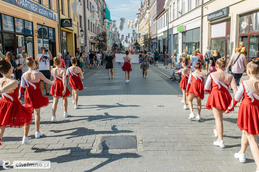 VI Konfrontacje Zespołów Mażoretkowych na chełmińskim rynku