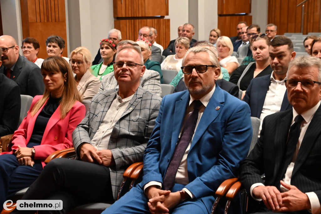 Przedstawiciele Władz Powiatu wręczyli nagrody w konkursach dożynkowych